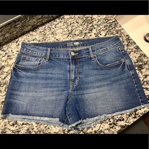 Blue Jean Old Navy shorts sz 10, shorts have a distress detail at the legs